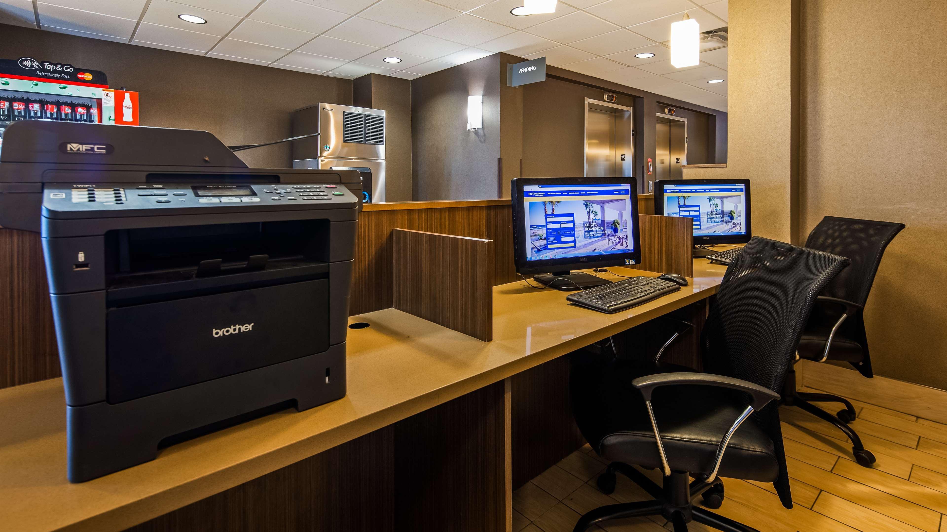 Best Western Plus Winnipeg West Headingley Екстер'єр фото